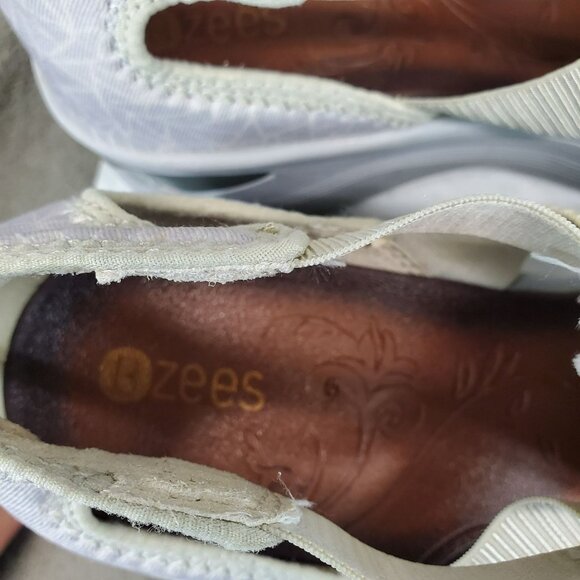 Bzees Shoes Womens Size 9 Duet Gray Sandals With Arch Support - Picture 2 of 9